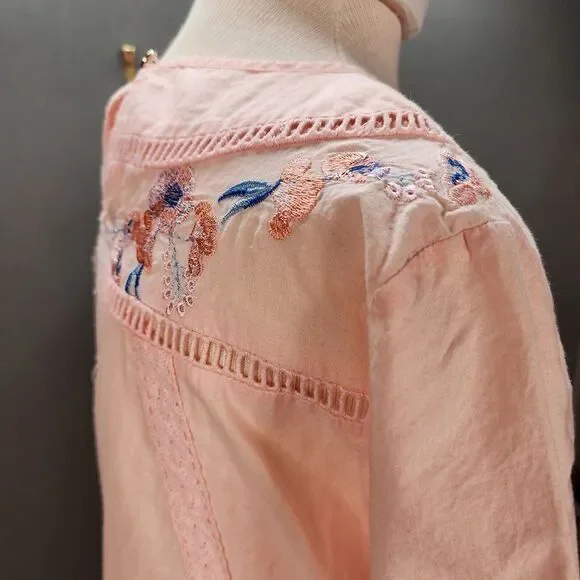 A dip of Darling Women's Dress Floral Embroidered Pink Medium Delicate Feminine - Picture 5 of 13